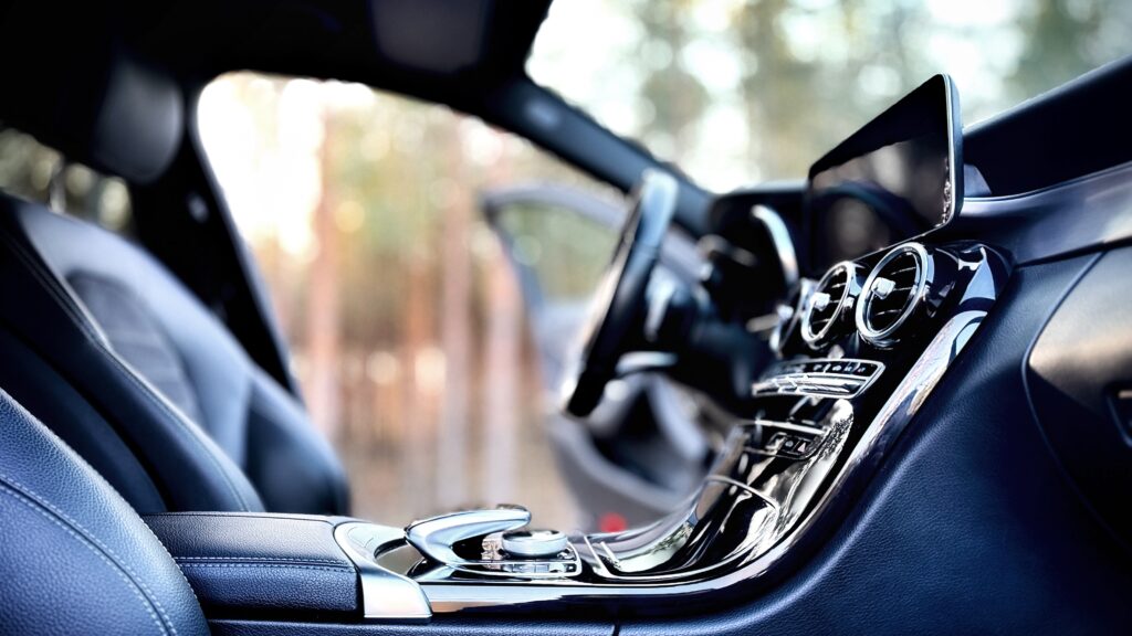 28 srodek drama 2 Mercedes klasa C