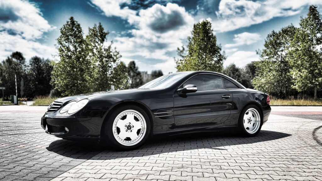 8 piękny youngtimer MercedesBenz