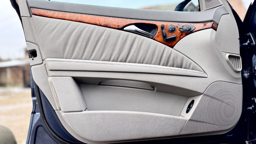 17_konwert Mercedes skóra